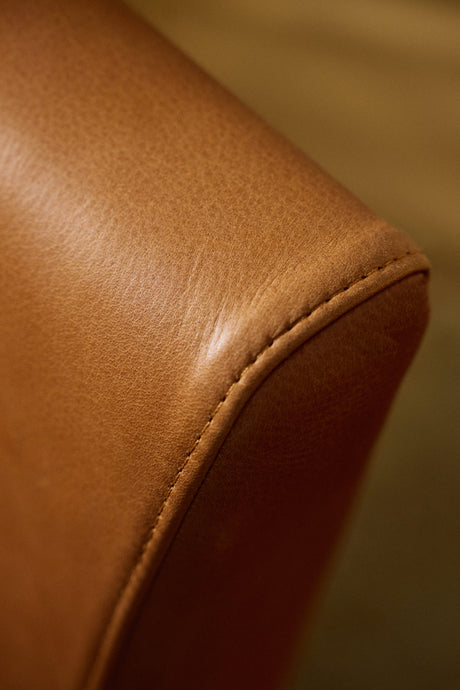 MH2301 Sofa, Gefion Leder fra Mogens Hansen - Cognac / 2 Pers. - Jacobsen Plus