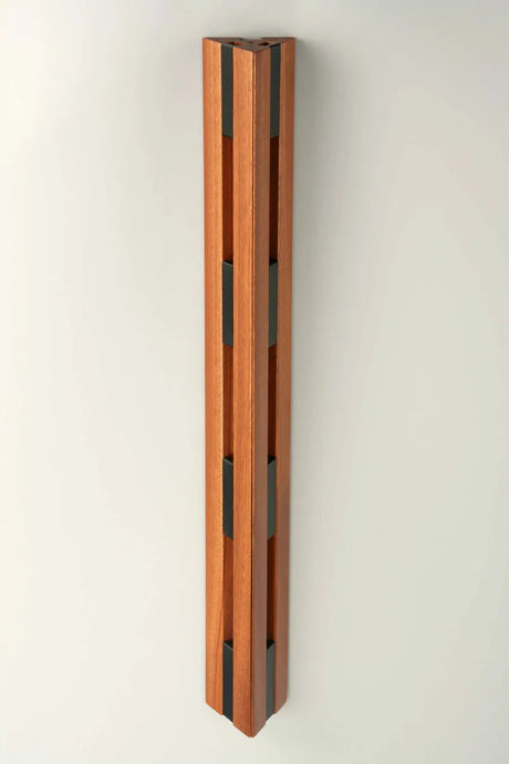 KNAX Wächtehalter von LoCa - Mahagoni / Schwarze Haken - Jacobsen Plus