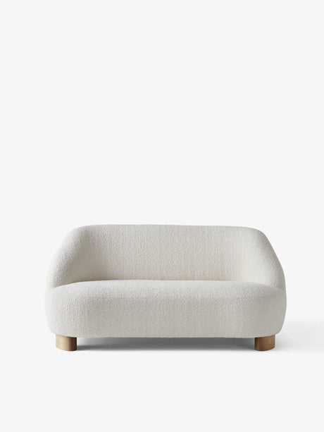 Margas LC3 Sofa von &Tradition - Karakorum 001 / Eiche geölt - Jacobsen Plus