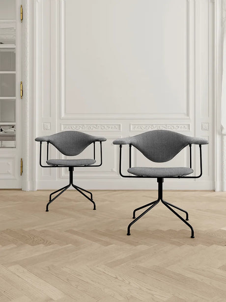 Masculo Meeting Chair von GUBI - 2 - Jacobsen Plus
