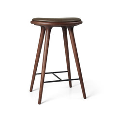 High Stool, braune Buche, Nuance Dark Brown Leder, 69 cm, niedriger Barhocker von Mater