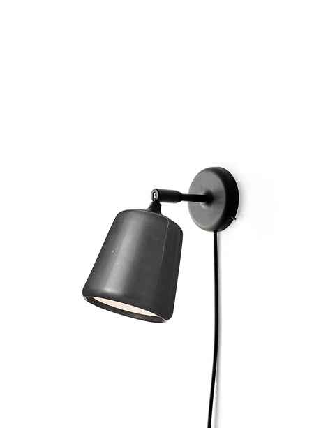 Material Wandleuchte von New Works - Schwarzer Marmor - Jacobsen Plus