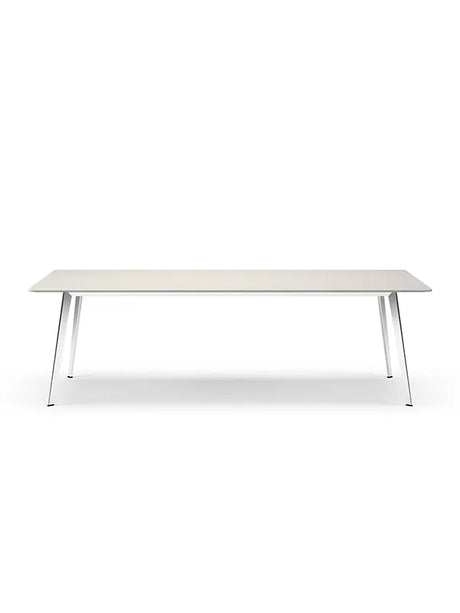 JW2410 Tisch von Montana - Weiße Eiche (furniertes Eichenholz) / Aluminium (poliert) - Jacobsen Plus