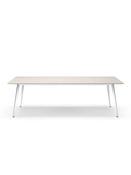 JW2510 Tisch von Montana - Weiße Eiche (furniertes Eichenholz) / Aluminium (poliert) - Jacobsen Plus