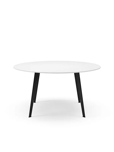 JW140 Tisch von Montana - Snow (Seidenlaminat) / Schwarz (lackiert) - Jacobsen Plus