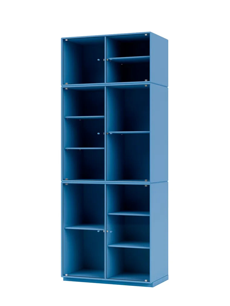 Ripple IV Vitrineskab, inkl. sokkel fra Montana - Azure / Sokkel 3 cm - Jacobsen Plus