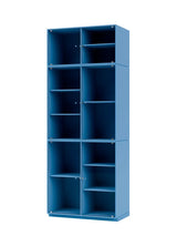 Ripple IV Vitrineskab, inkl. sokkel fra Montana - Azure / Sokkel 3 cm - Jacobsen Plus