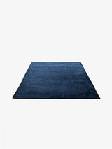 The Moor Rug AP5 170x240 von &Tradition - Blue Midnight - Jacobsen Plus
