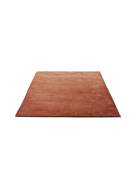 The Moor Rug AP5 170x240 von &Tradition - Red Heather - Jacobsen Plus