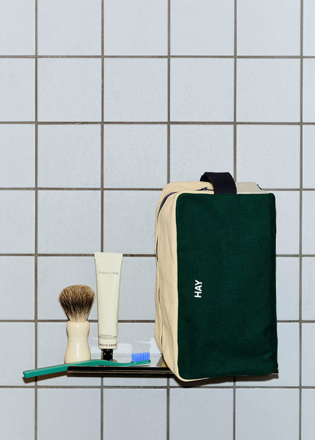 HAY Multi-Waschbeutel, Dunkelgrün Multi - 2 - Jacobsen Plus