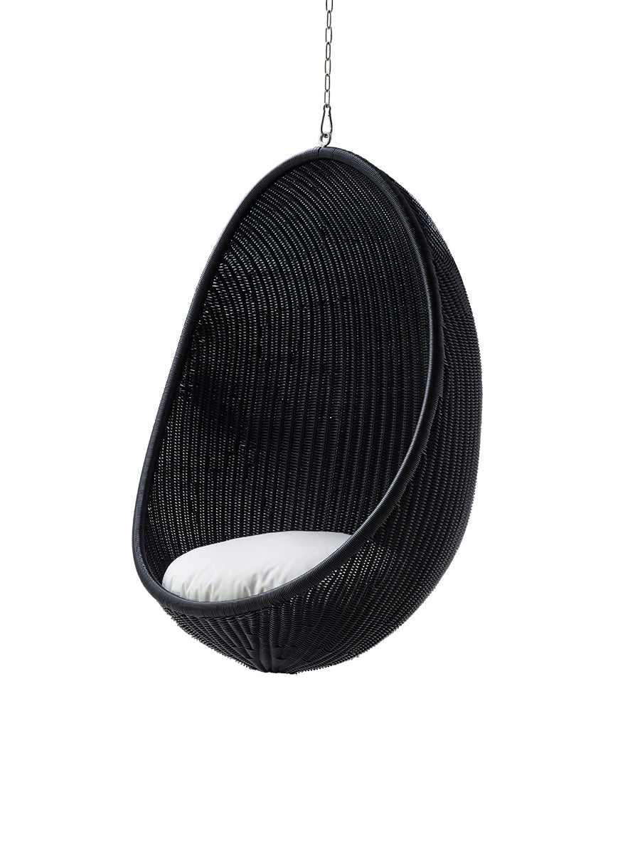 Outdoor Hanging Egg, Black af Nanna Ditzel - 1 - Jacobsen Plus