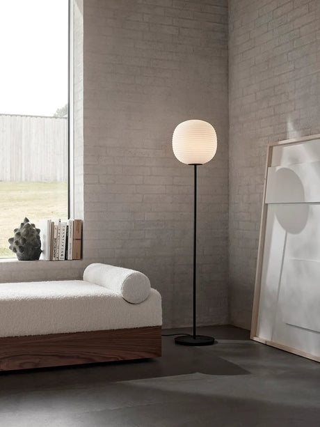 Lantern Stehleuchte von New Works - 4 - Jacobsen Plus