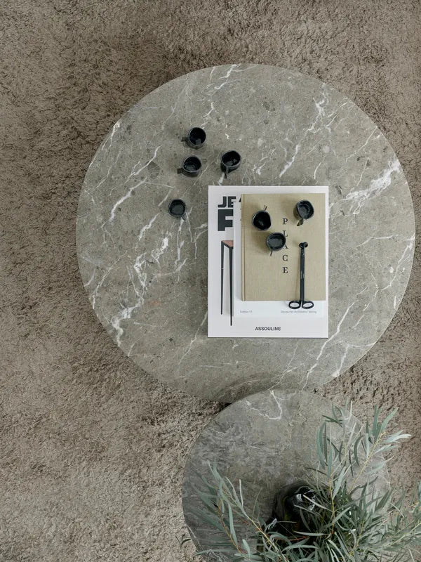 Florence sofabord Ø90, Gris Du Marais fra New Works - 3 - Jacobsen Plus