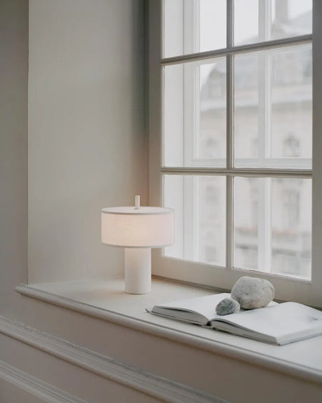 Margin Portable Table Lamp von New Works - Beige Canvas - Jacobsen Plus
