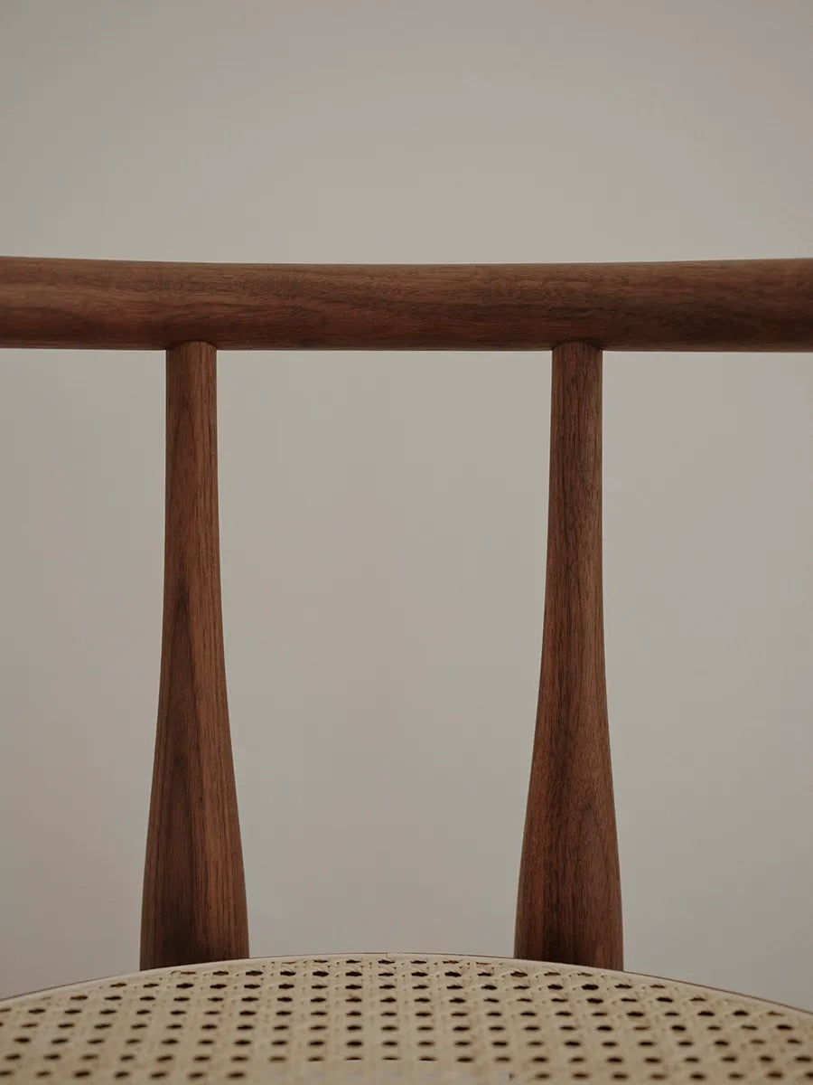 Bukowski Chair m. französischem Geflecht, Walnuss von New Works - 4 - Jacobsen Plus