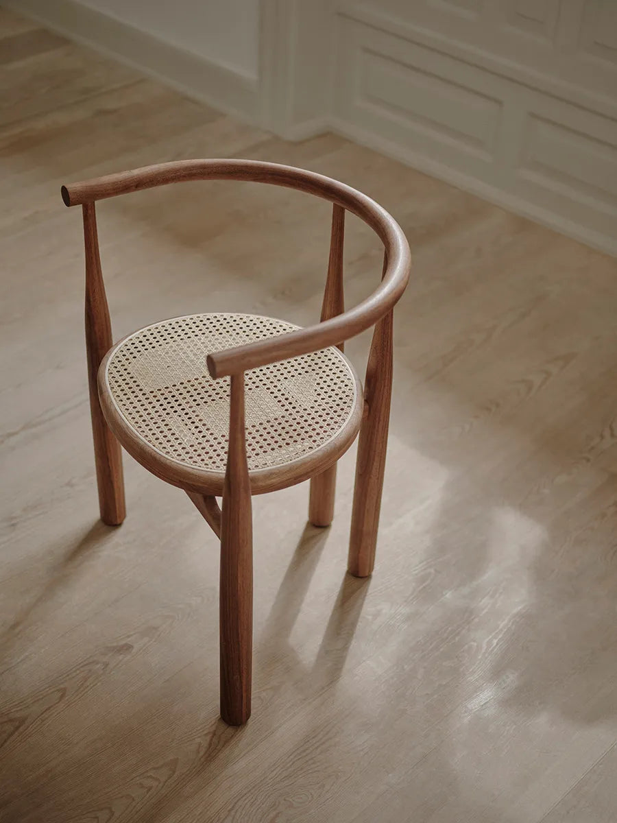 Bukowski Chair m. französischem Geflecht, Walnuss von New Works - 3 - Jacobsen Plus