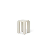 New Works Atlas Stool, lakeret - Creme - Jacobsen Plus