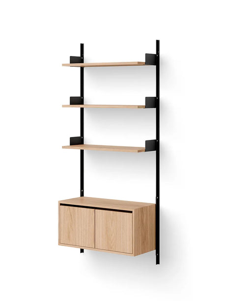 Wall Shelf Cabinet Low mit Türen von New Works - Weiß-Weiß - Jacobsen Plus