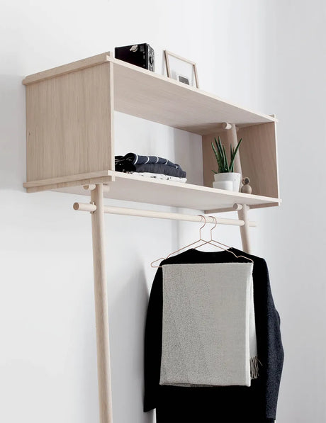 Töjbox Garderobe von Woud - Schwarz lackiert - Jacobsen Plus