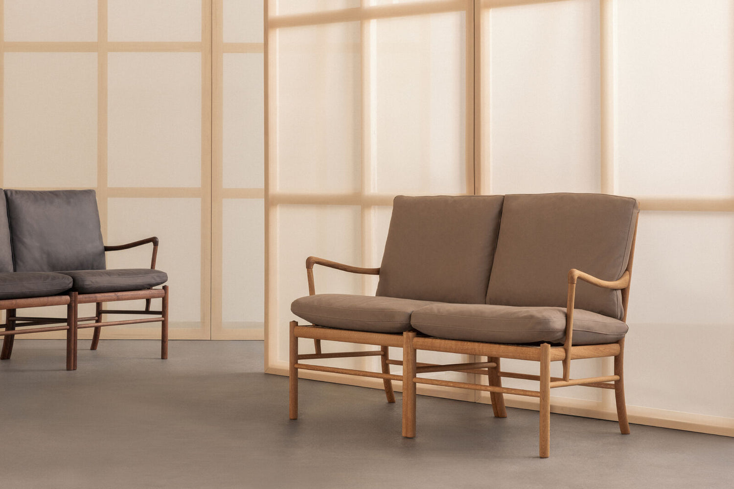 OW149-2 Colonial Sofa Eg Oli, Terra-Leder af Ole Wanscher