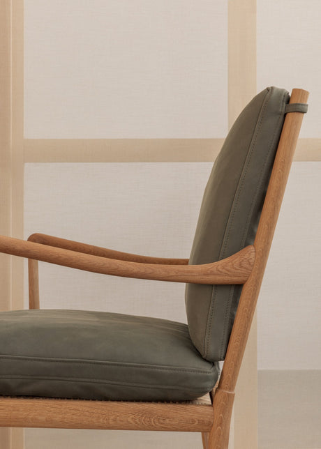 OW149 Colonial Sessel, Eiche Öl, Terra-Leder von Ole Wanscher - Terra Jade 20368 - Jacobsen Plus