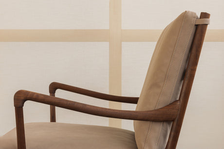 OW149 Colonial Sessel, Walnuss Öl, Terra-Leder von Ole Wanscher - Terra Jade 20368 - Jacobsen Plus