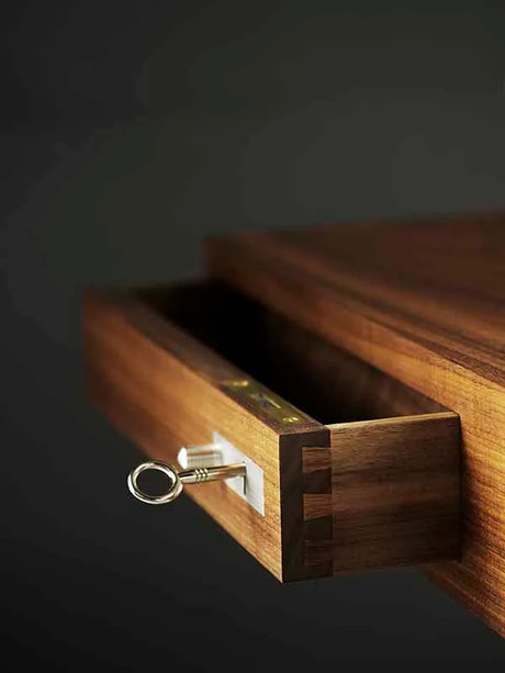 CH110 Schreibtisch von Hans J. Wegner - Eg / Lack - Jacobsen Plus