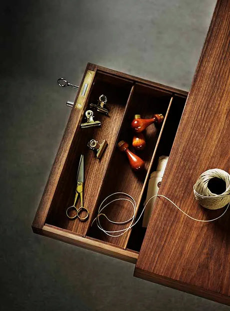 CH110 Schreibtisch von Hans J. Wegner - Eg / Lack - Jacobsen Plus