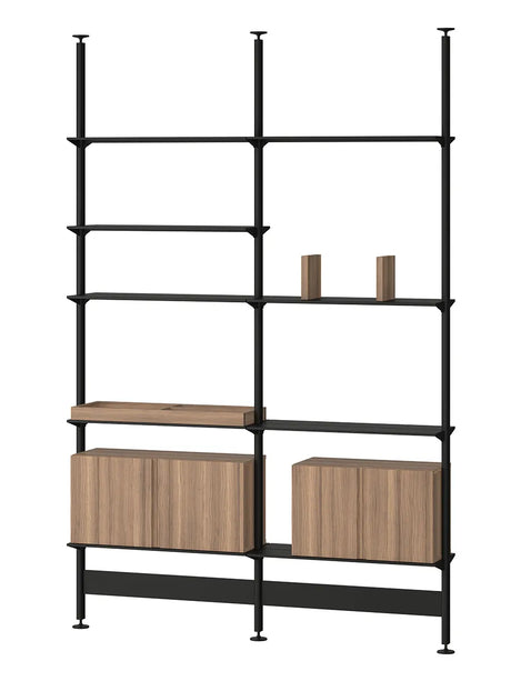 Pira G2 Floor-to-Ceiling Shelving Bundle A von String - Schwarz - Walnuss - Jacobsen Plus