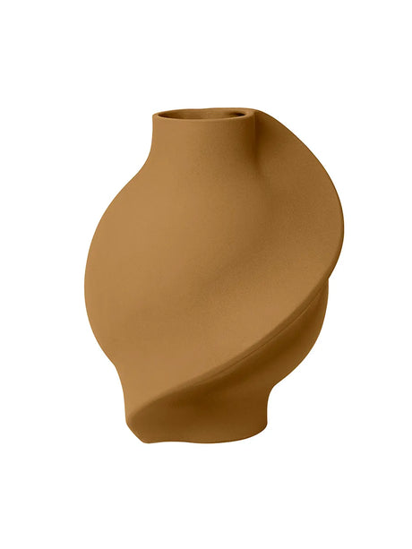 Pirout Vase 02, Keramik von Louise Roe - Gestrichener Ocker - Jacobsen Plus