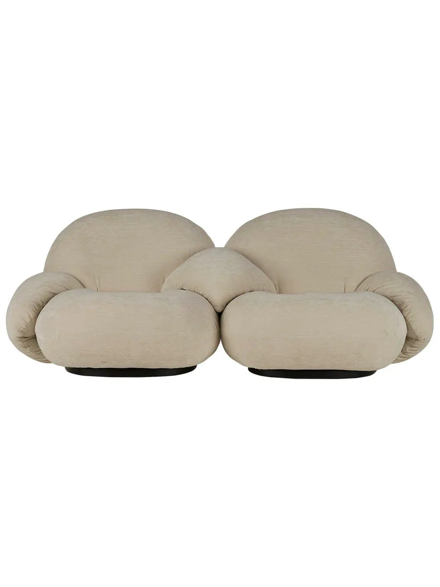Pacha Sofa 2-Sitzer m. Armlehnen und Mitte von GUBI - 2 - Jacobsen Plus