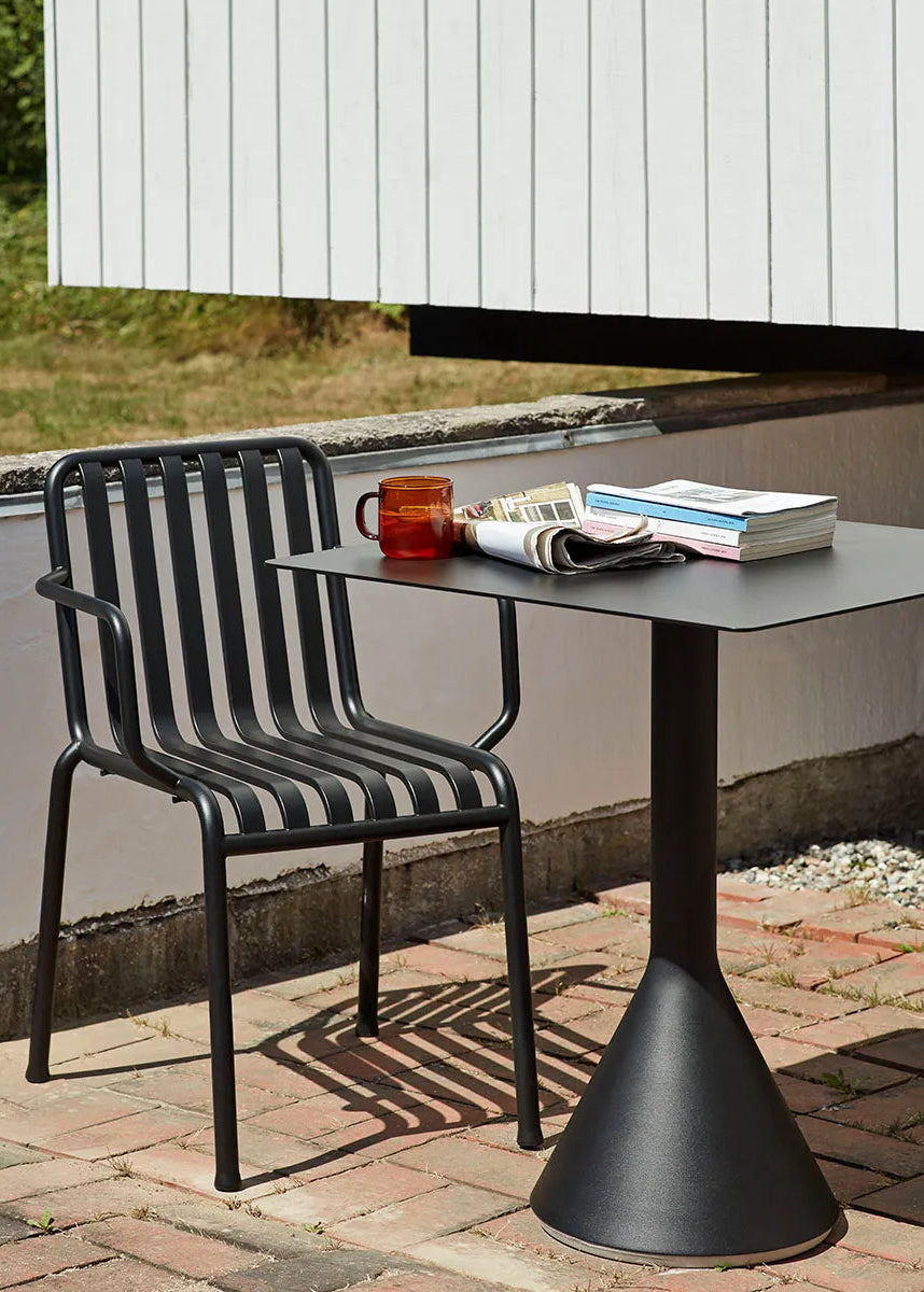 Palissade Cone Table, 65x65/anthracite fra Hay
