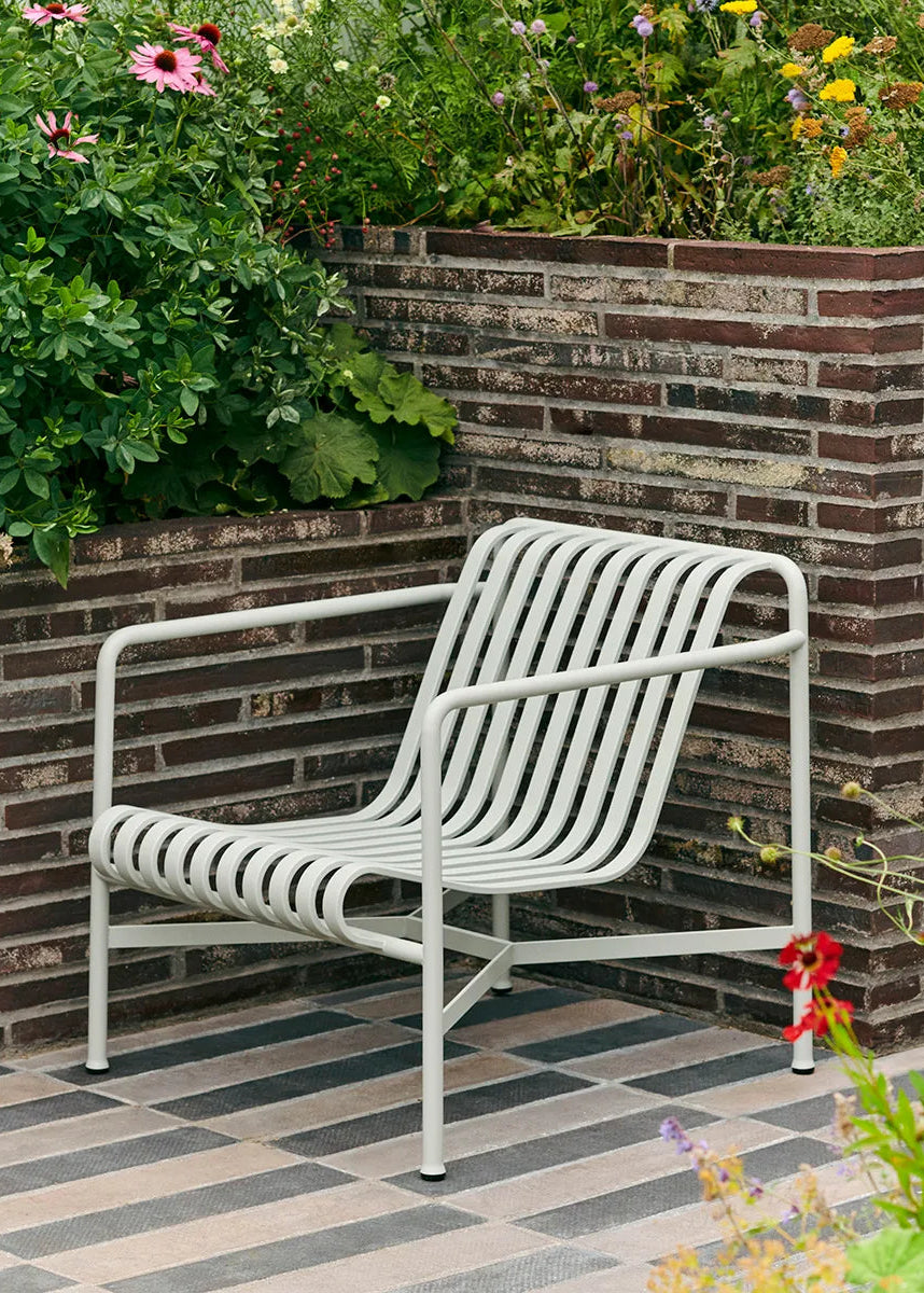 Palissade Lounge Chair Low, antracit fra Hay