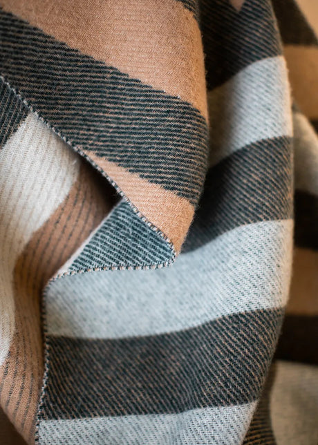 Patch Plaid, white/deer/Onyx von raawii - 2 - Jacobsen Plus