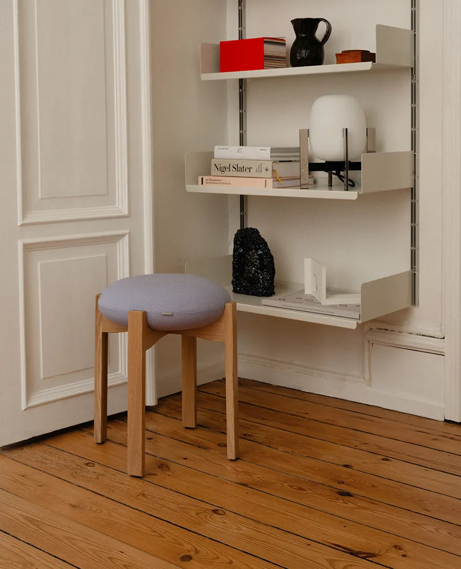 Pioneer Stool, lackierte Eiche/max 95 von Fredericia Furniture - 4 - Jacobsen Plus