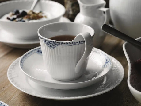 Royal Copenhagen Prinzessin, Henkeltasse mit Untertasse 25 cl - 2 - Jacobsen Plus