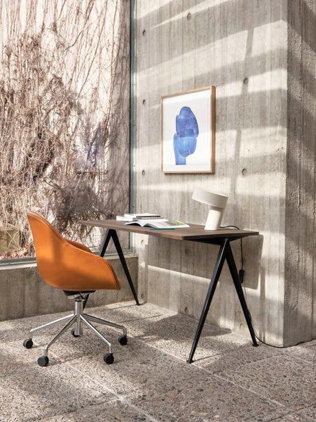 About a Chair AAC155 von HAY - Preisklasse 1 / Schwarz pulverbeschichtetes Aluminium - Jacobsen Plus