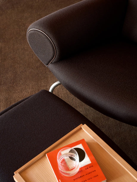 Queen Chair inkl. Hocker in Vidar 386 mit Keder in Max 96 Leder von Hans J. Wegner - 4 - Jacobsen Plus