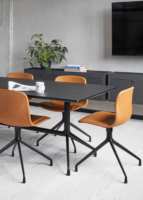 About a Table AAT10 Spisebord fra Hay - 2 - Jacobsen Plus