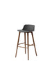 Rely HW123 bar stool, walnut fra &Tradition