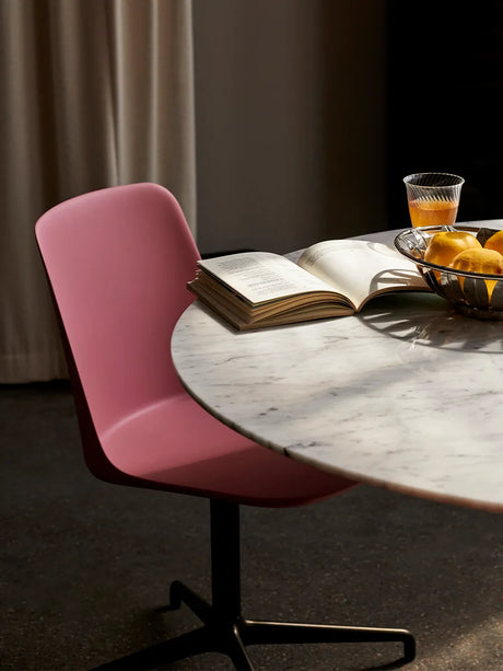 Rely HW11 Stuhl, soft pink/bronzed Base von &Tradition - 2 - Jacobsen Plus