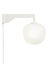 Rime Wall Lamp fra Muuto - White - Jacobsen Plus