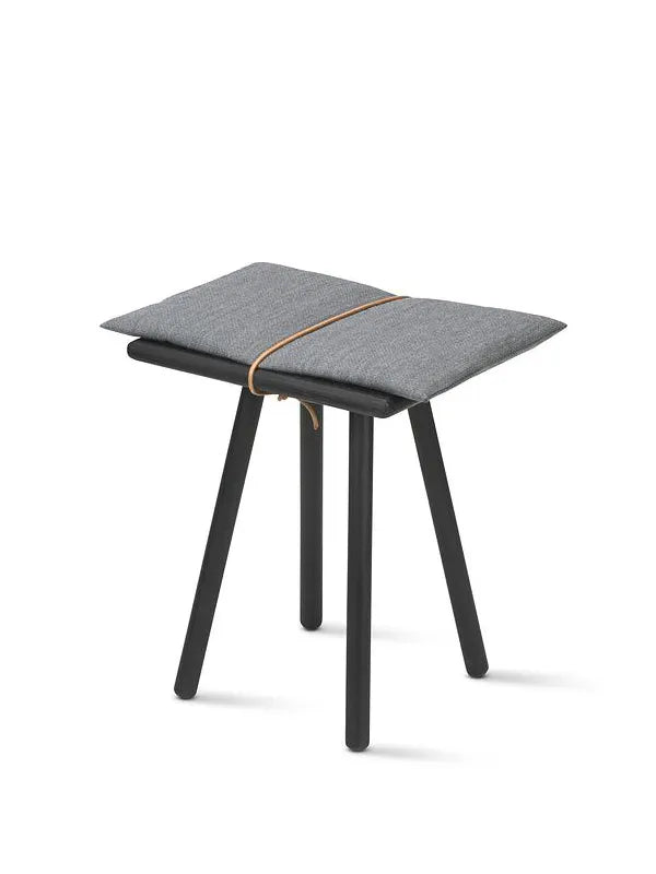 Skagerak Georg Hocker von Fritz Hansen - Schwarz lackierte Eiche - Jacobsen Plus