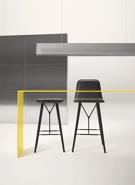 Spine Stool von Fredericia Furniture - Stofgruppe 1 / Eg lackiert - Jacobsen Plus