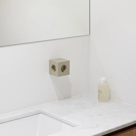 Square 2 Steckdose mit USB, Beige von Avolt - 3 - Jacobsen Plus