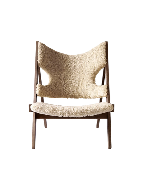Knitting Lounge Chair, Schaffell von Audo Copenhagen - Sheepskin Nature - Dunkel gebeizte Eiche - Jacobsen Plus