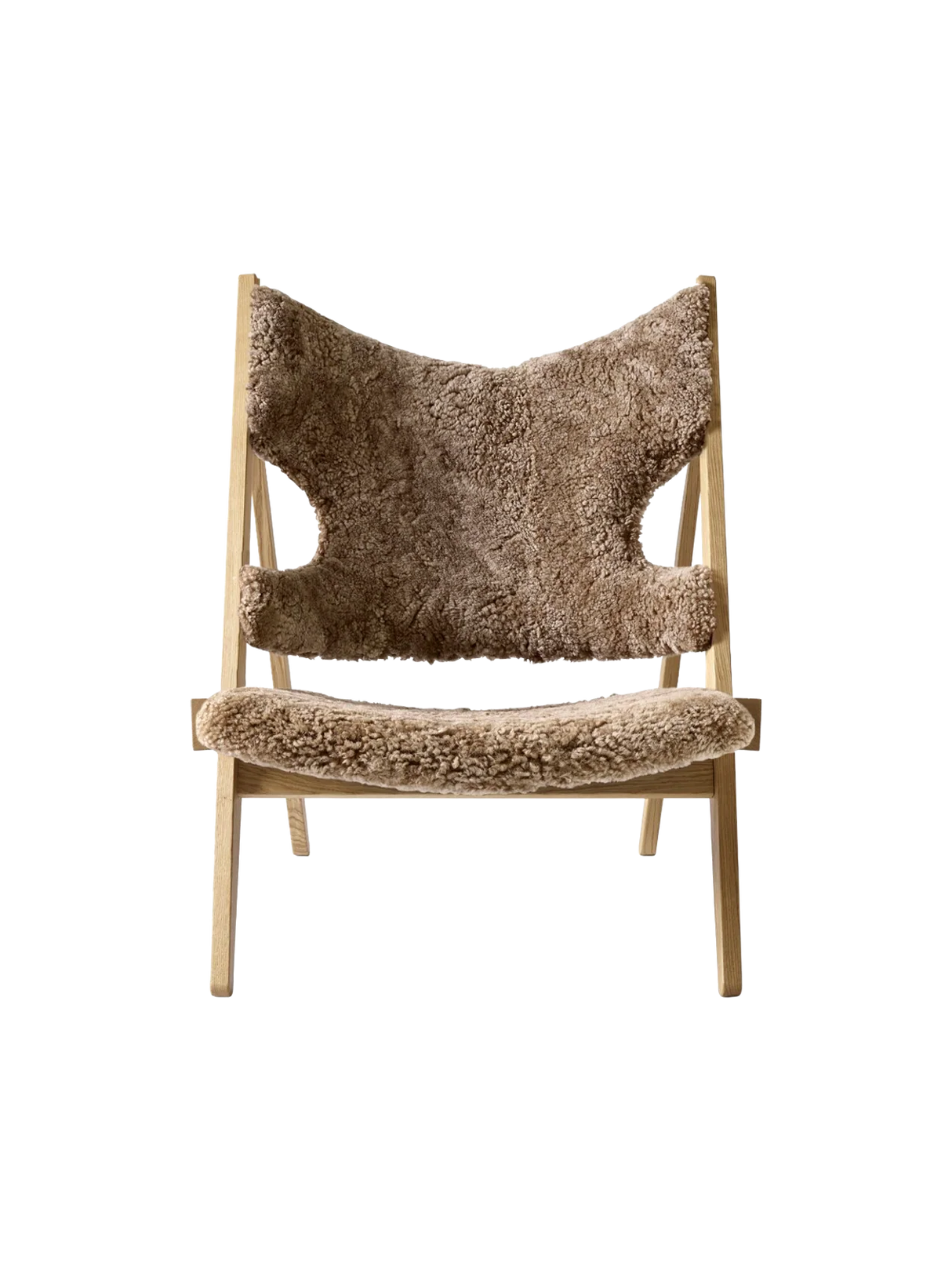 Knitting Lounge Chair, Sheepskin fra Audo Copenhagen - Sheepskin Sahara - Natural Oak - Jacobsen Plus