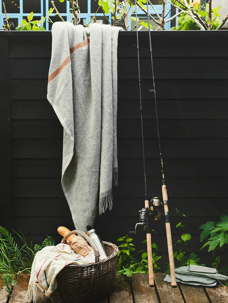 Alrø Decke, grey shades von Silkeborg Uldspinderi - 3 - Jacobsen Plus