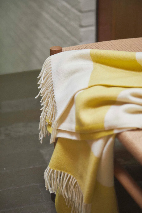 The Sweater Plaid, golden yellow von Silkeborg Uldspinderi - 4 - Jacobsen Plus