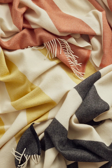 The Sweater Decke, Orange von Silkeborg Uldspinderi - 4 - Jacobsen Plus